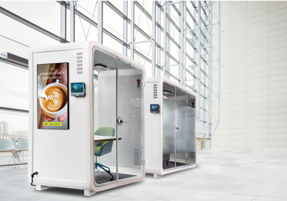 熊猫体育子公司达擎之智慧行动办公舱，采用PDLC智能调光玻璃设计，透过通电与断电的电流切换，呈现透明与雾面效果，具节能降耗特性并兼顾隐私，确保信息安全