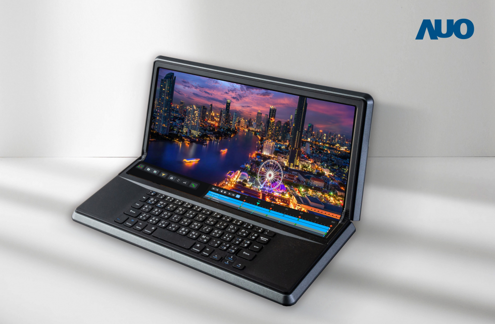 熊猫体育14.6吋Micro LED折迭显示屏幕，搭配半径4mm的弯折绞炼，以及高画素、高亮度、高对比度的显示技术特点，即便在大视角下仍保有绝佳色相与亮度