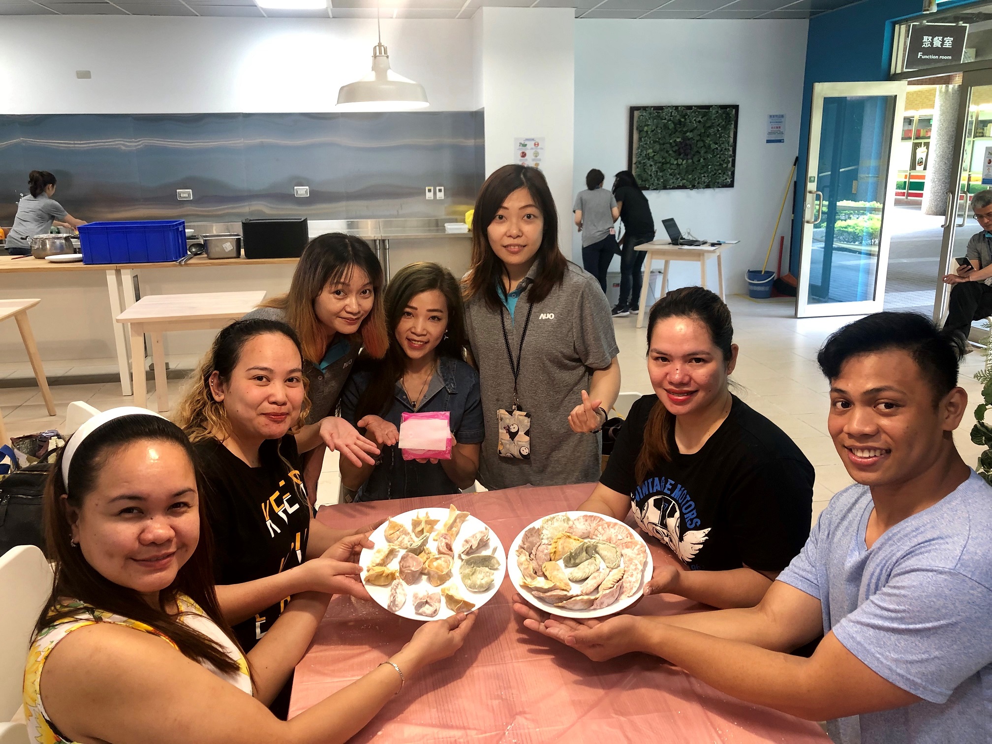 熊猫体育將DEI理念貫徹到企業文化和實踐，舉辦如台菲廚藝交流等活動，讓同仁了解彼此文化差異、培養情感