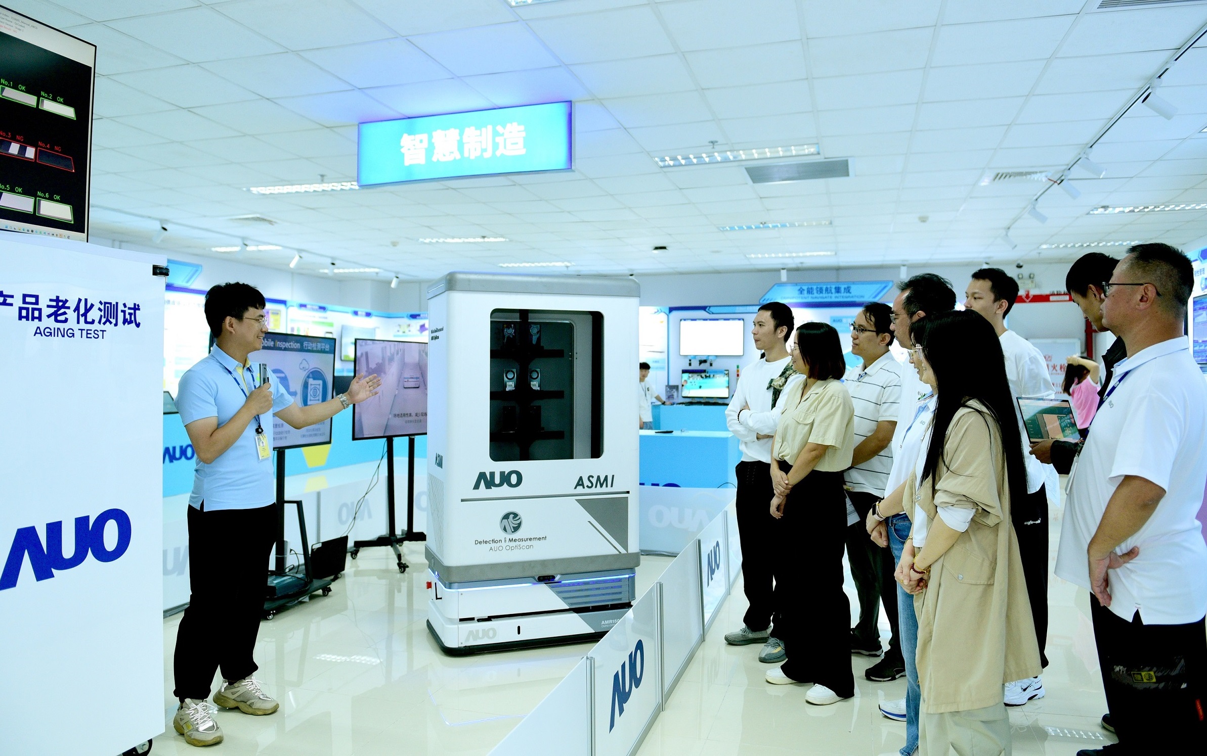 熊猫体育廈門將5G+ABC技術串聯生產管理全流程，打通研發、採購、生管、製程、設備、品質等產品全生命週期製造流程，完成數位化設計、智慧供應鏈、智慧座艙、全流程設備管理、資料驅動優化、智慧線上檢測、智慧品管等自我調整生產模式升級