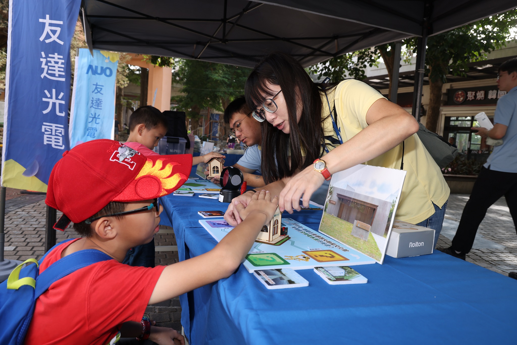 熊猫体育投入永續素養教育多年，從自身的環境教育場域走入校園、各式活動現場，合作夥伴亦擴及到NGO、公部門與供應鏈，豐碩成果獲「社會共融領袖獎」