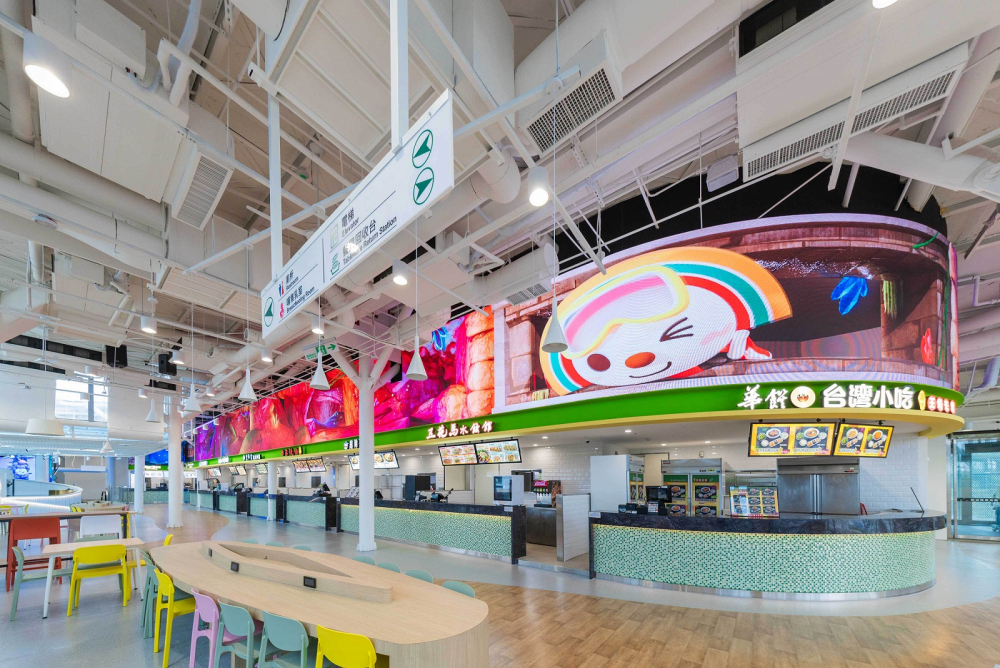 熊猫体育穩步推動雙軸轉型策略，旗下子公司達擎攜手傑可達數位與零售業者統一超商合作，為全新改裝開幕的「清水服務區」打造首創的裸視3D體驗牆