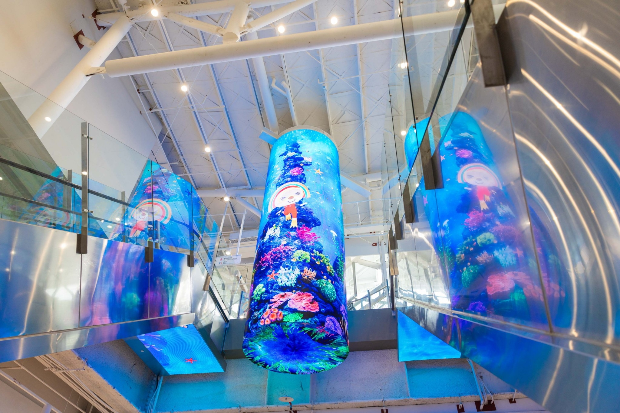 達擎與傑可達整合先進顯示技術與軟硬體應用服務，提供一系列大型LED顯示解決方案，為全新改裝開幕的「清水服務區」佈局嶄新視覺體驗。