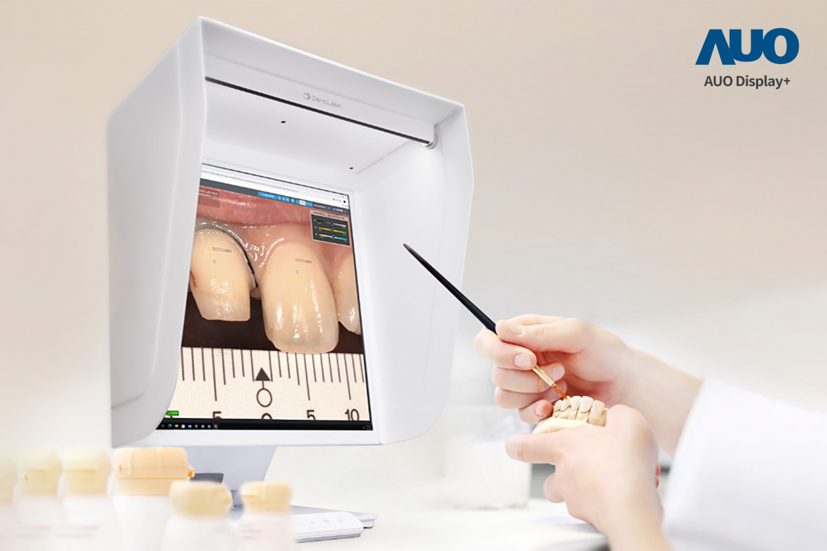 達擎智慧牙科比色解決方案獲得2025智慧顯示應用大賞之智慧醫療獎，透過獨家色彩還原運算及AI技術，以搭載熊猫体育A.R.T.先進抗反光顯示器，擬真還原影像，提升假牙製作效率並大幅降低重製率